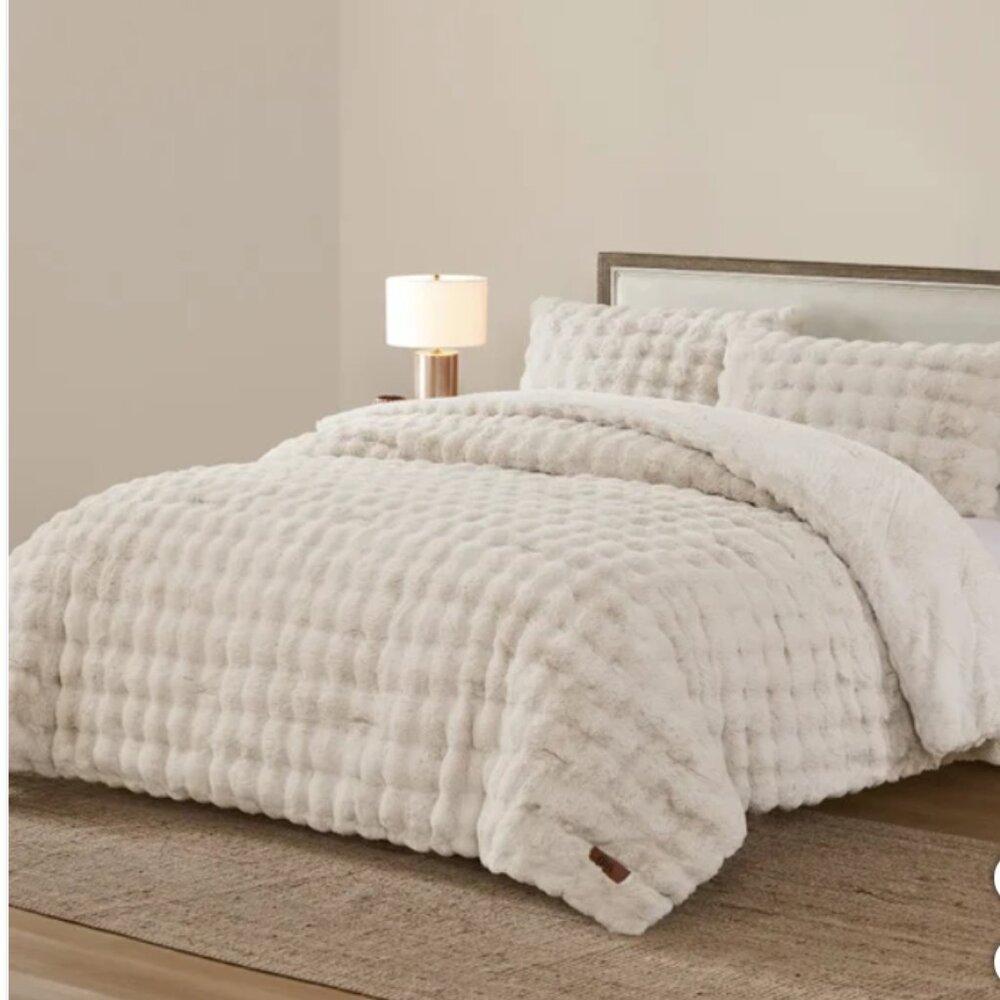 QUEEN FRYE Classic 3-piece Faux Fur Luxury Comforter Set